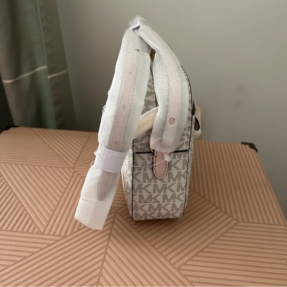 Michael Kors Cream Blush Pink Crossbody Bag Jet Set Signature Style Chain Logo - Picture 5 of 10